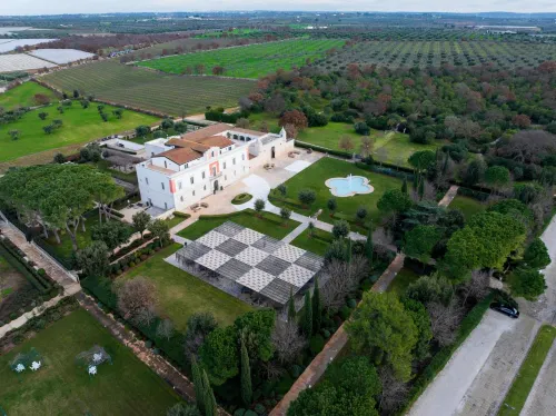 Relais Il Santissimo Hotels in Turi