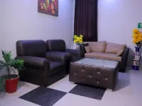 Hotel Panache 500 Mtrs from Shri Krishna Janma Bhumi Teample 鄰近馬圖拉博物館的酒店