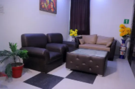 Hotel Panache 500 Mtrs from Shri Krishna Janma Bhumi Teample