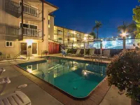 Avania Inn of Santa Barbara Hotels near Moreton Bay Fig Tree