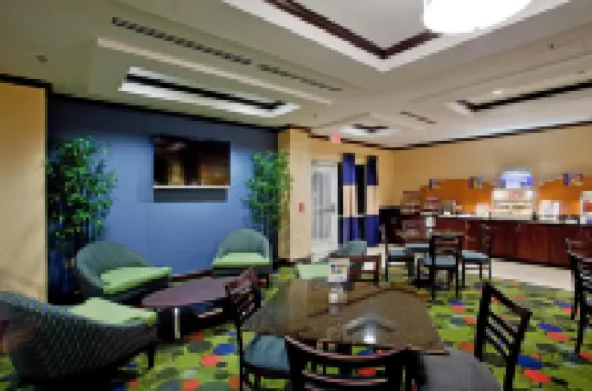 Holiday Inn Express & Suites RALEIGH SW NC STATE by IHG
