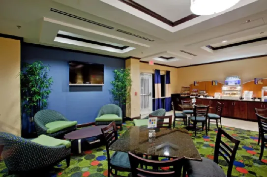 Holiday Inn Express & Suites RALEIGH SW NC STATE by IHG