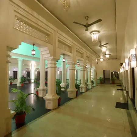 Kohinoor Palace