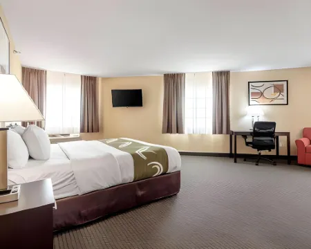 Quality Inn & Suites Hotels in Lincoln