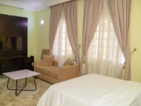House 24 Hotels in Maitama