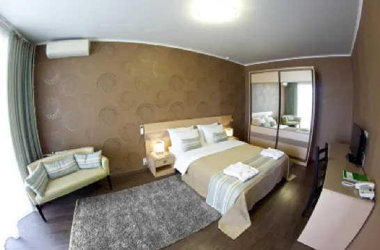Green Park Hotel فنادق في 