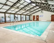 Econo Lodge London North - プール