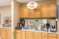 Super 8 by Wyndham Goshen - breakfast