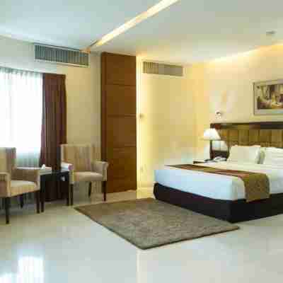 The Avenue Hotel & Suites Rooms