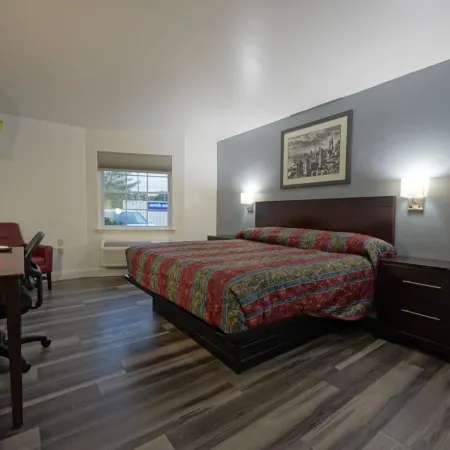 Greenwoods Inn & Suites