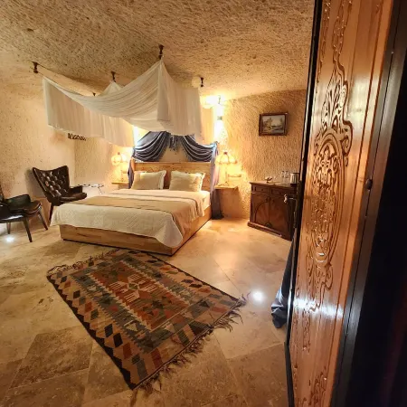 Memories Cave House