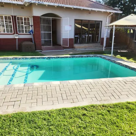 Villa Mexicana Guesthouse