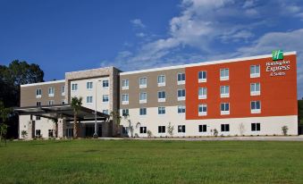 Holiday Inn Express & Suites Columbus North