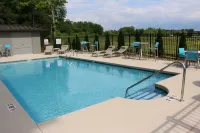 Holiday Inn Express & Suites Hendersonville SE - Flat Rock Hotels in Blue Ridge