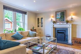 Lorne House Bed & Breakfast