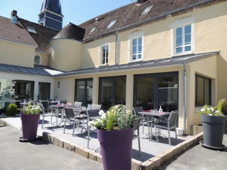 Logis hôtel Restaurant Auberge de la Cloche