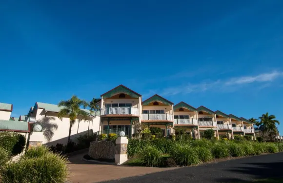 迪納魯湖度假酒店