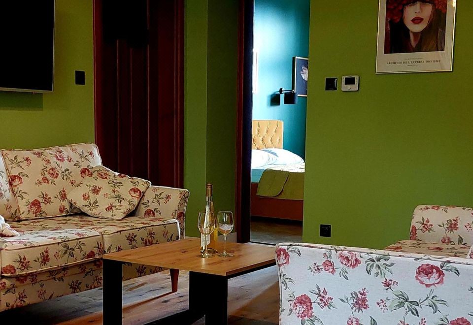 Old Town Plus - Hizvo