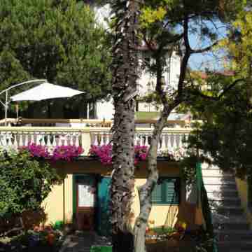 Hostel Pisa Tower Hotel Exterior