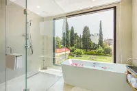 더 바이쉬노데비 사로바르 포르티코