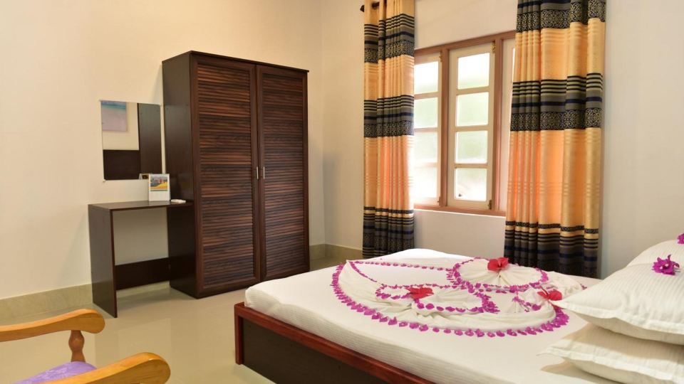 Moodhumaa Inn