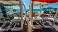 One World Mirissa Hotels in Mirissa