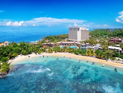 Hotel Exterior Araliya Beach Resort and Spa Photo