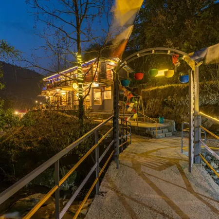 The Hosteller Mussoorie by the Streamside, Kempty