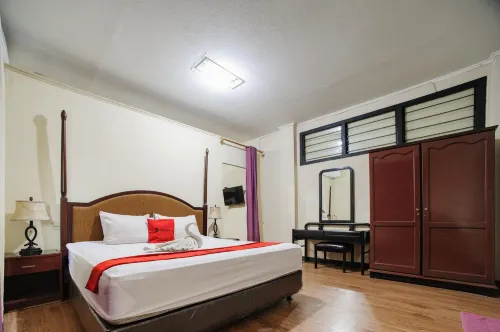 RedDoorz Plus @ Jalan Raden Intan Lampung Hotels in Bandar Lampung