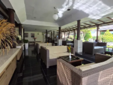 Ikhtiar Surya Hotel Hotels in Giri