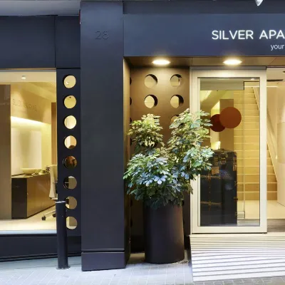 アパルトテル シルバー ビレイナ広場周辺のホテル