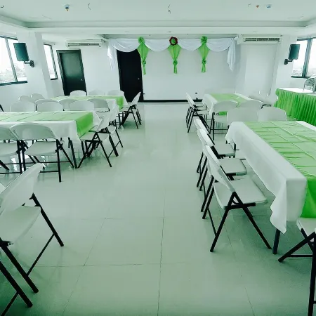 Green Banana Business Hotel