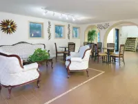 Days Inn & Suites by Wyndham Cincinnati North Hotels in Springdale