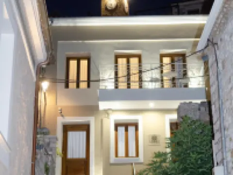 Leone Suites Hotels in Naupactus