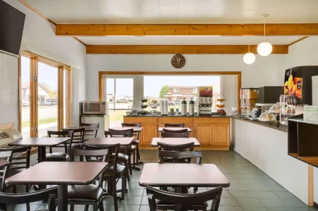 Travelodge by Wyndham Niagara Falls