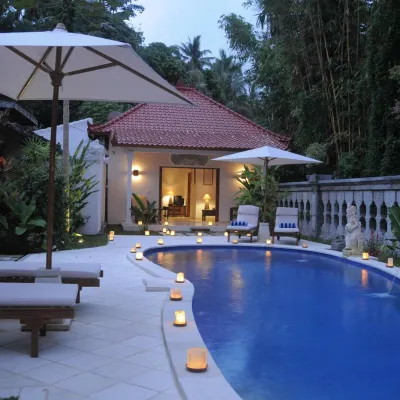 Tirta Ayu Hotel and Restaurant Hoteles cerca de Tirta Gangga