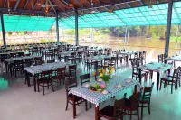 Lang Noi Tan Lap Hotel - parking