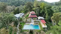 Zen Namkhan Boutique Resort - インフィニティプール