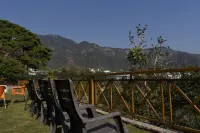 Hotel Rajpur Heights - vue sur la montagne