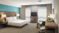 Staybridge Suites Long Beach Airport Hotel in zona American Language Institute
