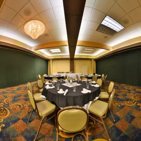 Holiday Inn GREAT FALLS-CONVENTION CENTER by IHG