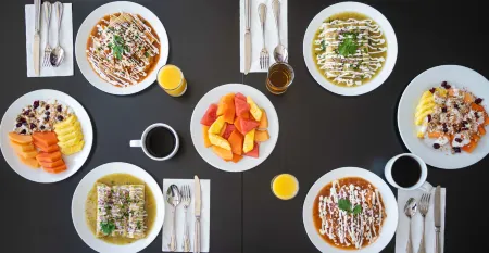 Holiday Inn Express & Suites Hermosillo Отели рядом с достопримечательностью «Museum of Popular Cultures of Sonora»