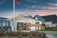 La Quinta Inn & Suites by Wyndham Chattanooga-Hamilton Place Hotels in Harrison