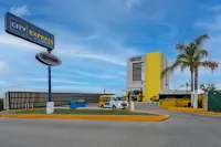 City Express by Marriott Guadalajara Aeropuerto - parking