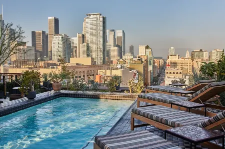 Downtown Los Angeles Proper Hotel, a Member of Design Hotels Отели рядом с достопримечательностью «Уотеруорлд»