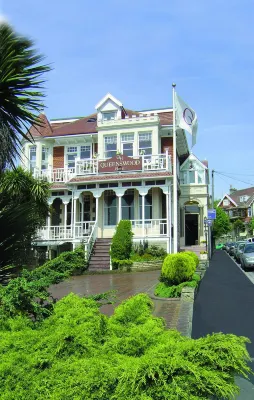 Queenswood Hotel - parking