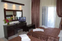 Philoxenia Village Hotel-Studios - Mountain view