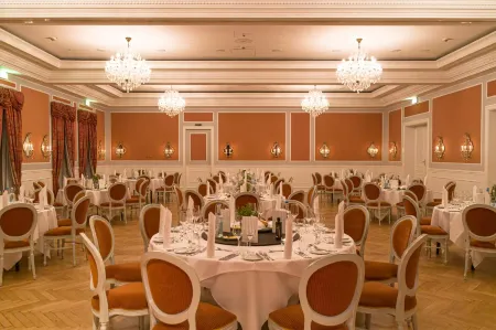 Strandhotel Glücksburg Отели в г. Доллеруп