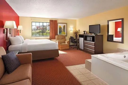 Baymont by Wyndham Cedar Rapids