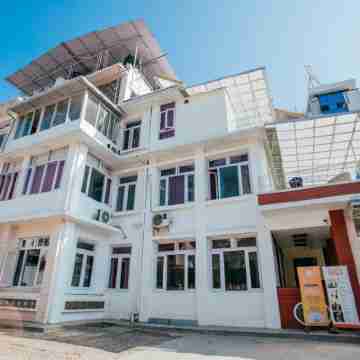 OYO 11474 Gangaur Regency Boutique Hotel Hotel Exterior